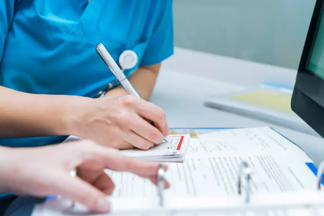 Na jakie leki pielęgniarka może wypisać receptę i co warto wiedzieć