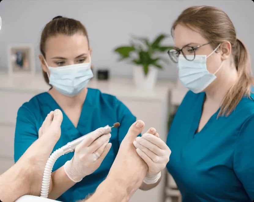 Estetyka i zdrowie stóp – dlaczego warto odwiedzić gabinet podologiczny?